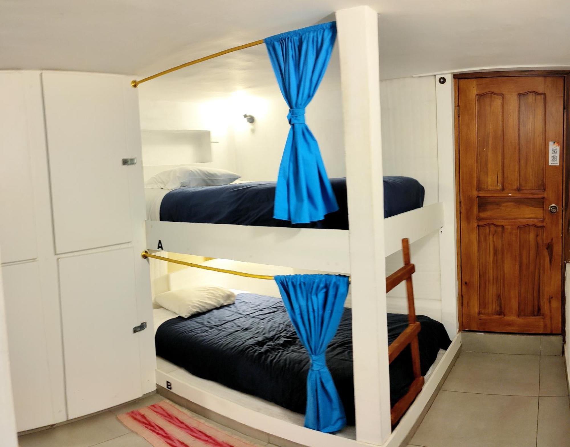 Minka Hostel Кито Экстерьер фото
