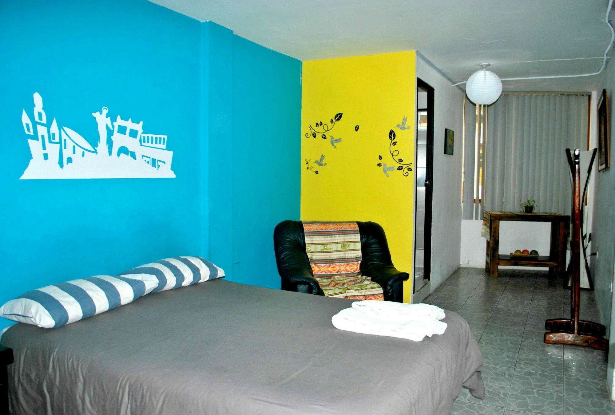 Minka Hostel Кито Экстерьер фото